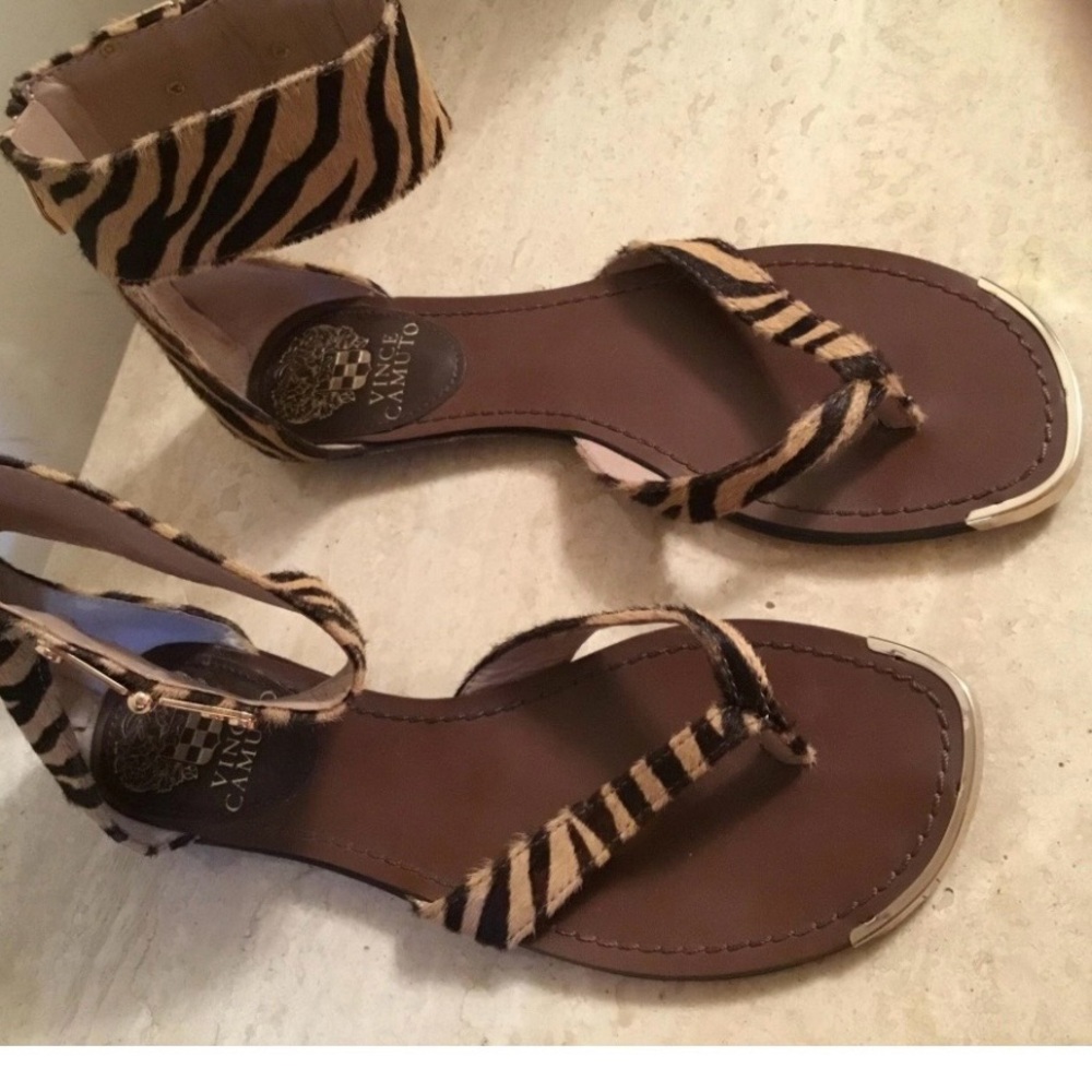 Vince Camuto Brown Zebra Print Sandals with Gold Buckle Size 6 1/2 - Picture 3 of 11